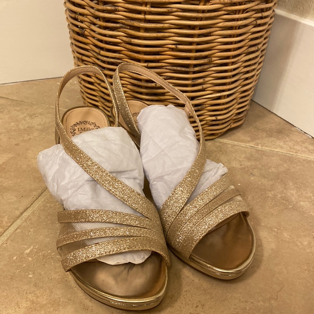 I. Miller gold glitter fancy heel